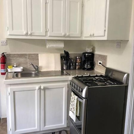 Kelly'S Studio Apartment - Rental Near Airport, Amenities And Bus Route เซนต์ฟิลิป ภายนอก รูปภาพ